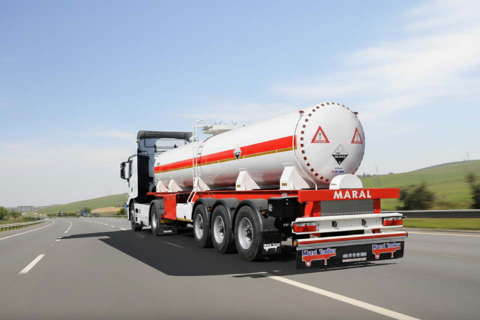 ۱۰ راهکار طلایی کاهش مصرف سوخت تریلی‌ها