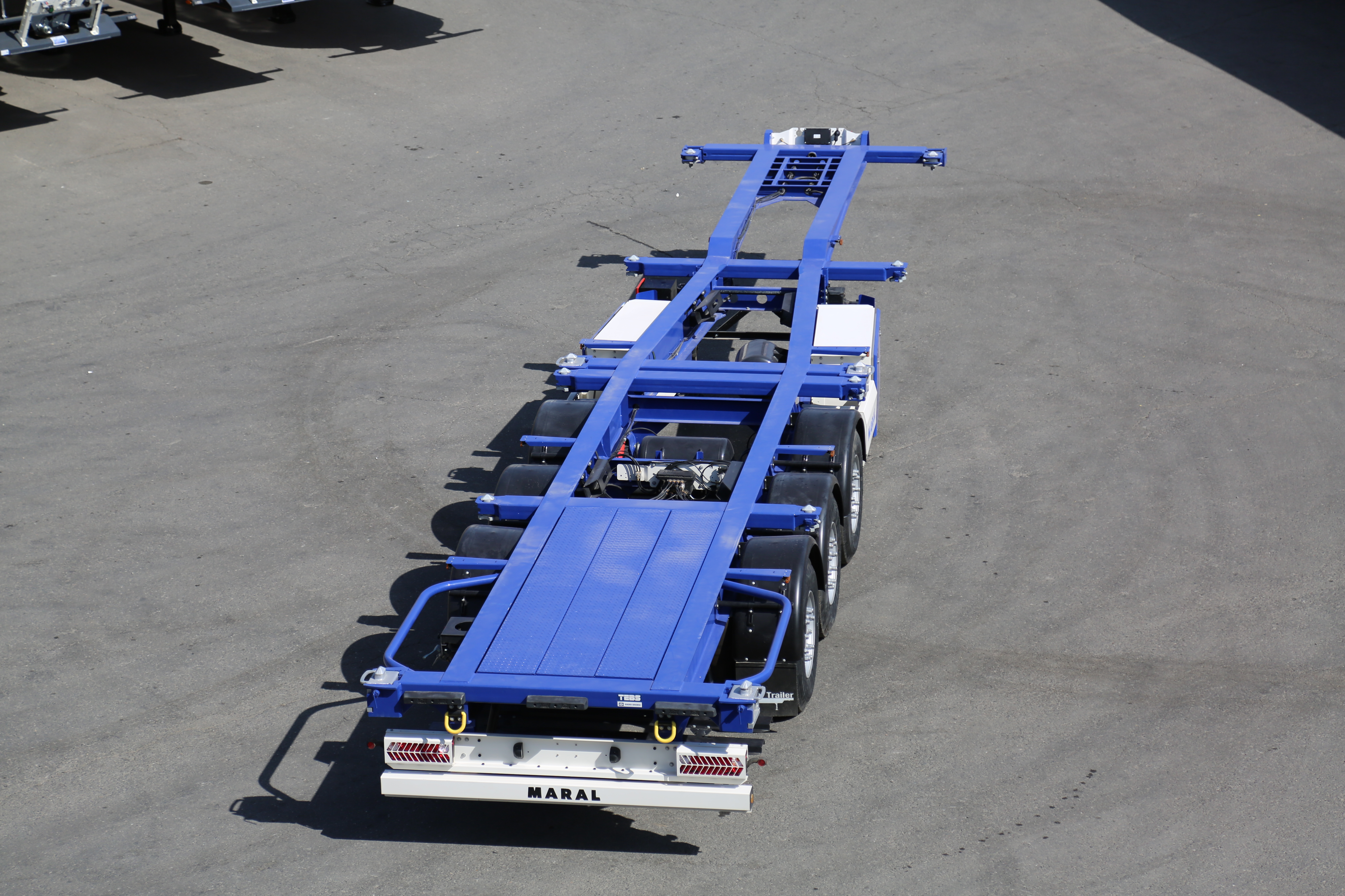 تریلر کانتینر بر جامبو سه و چهار محور